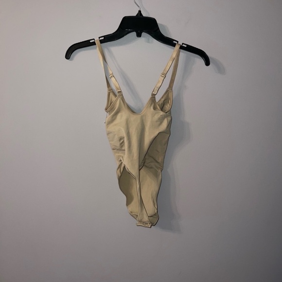 Skims Seamless Sculpt Thong Bodysuit Clay Large - Picture 4 of 4